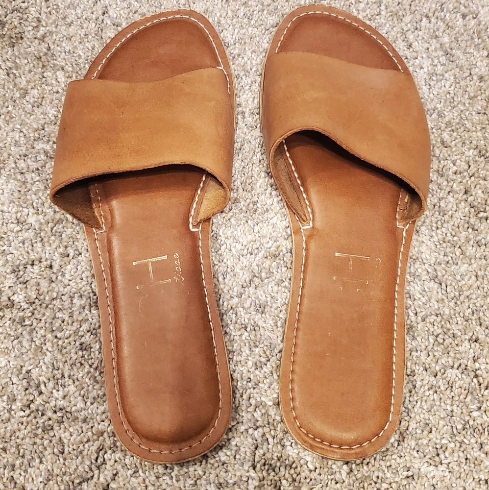 CJLA Beach sandals